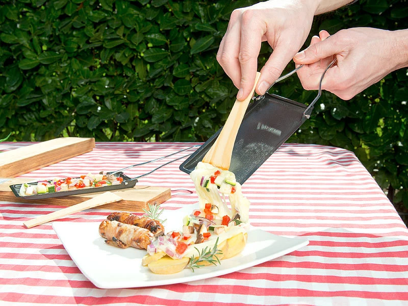 Rosenstein & Söhne Raclette Pfännchen:6er-Set Grill-Pfännchen Mit Klappbarem Griff, Spülmaschinenfest 5 Rosenstein & Söhne Raclette Pfännchen:6er-Set Grill-Pfännchen Mit Klappbarem Griff, Spülmaschinenfest – Bild 5