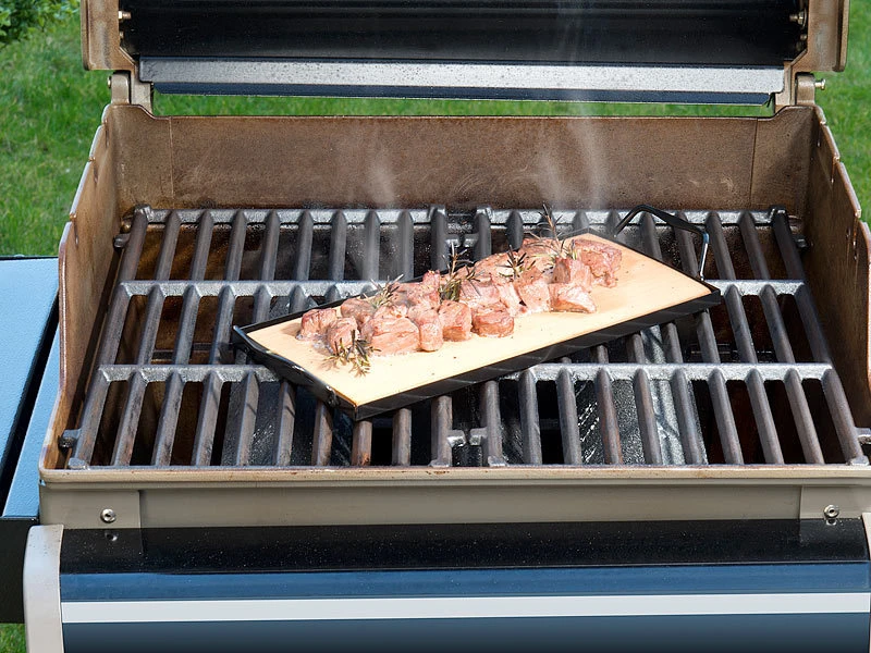 Rosenstein & Söhne Zedernholzbrett:2 Zedernholz-Grillbretter Für Holzkohle- & Gasgrills, Mit Metallrahmen 6 Rosenstein & Söhne Zedernholzbrett:2 Zedernholz-Grillbretter Für Holzkohle- & Gasgrills, Mit Metallrahmen – Bild 6